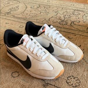 Nike Womens Pacific Cream and Black Sneakers